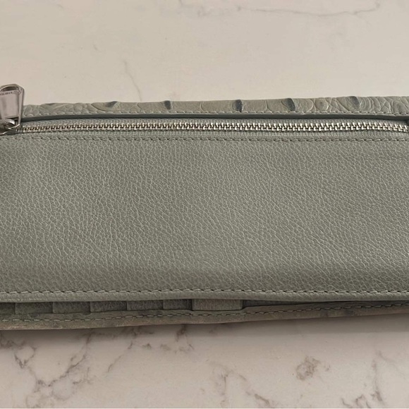 SOLD Brahmin Amelia Medium Crossbody Bucket Bag in Seafoam Green - Picture 8 of 9